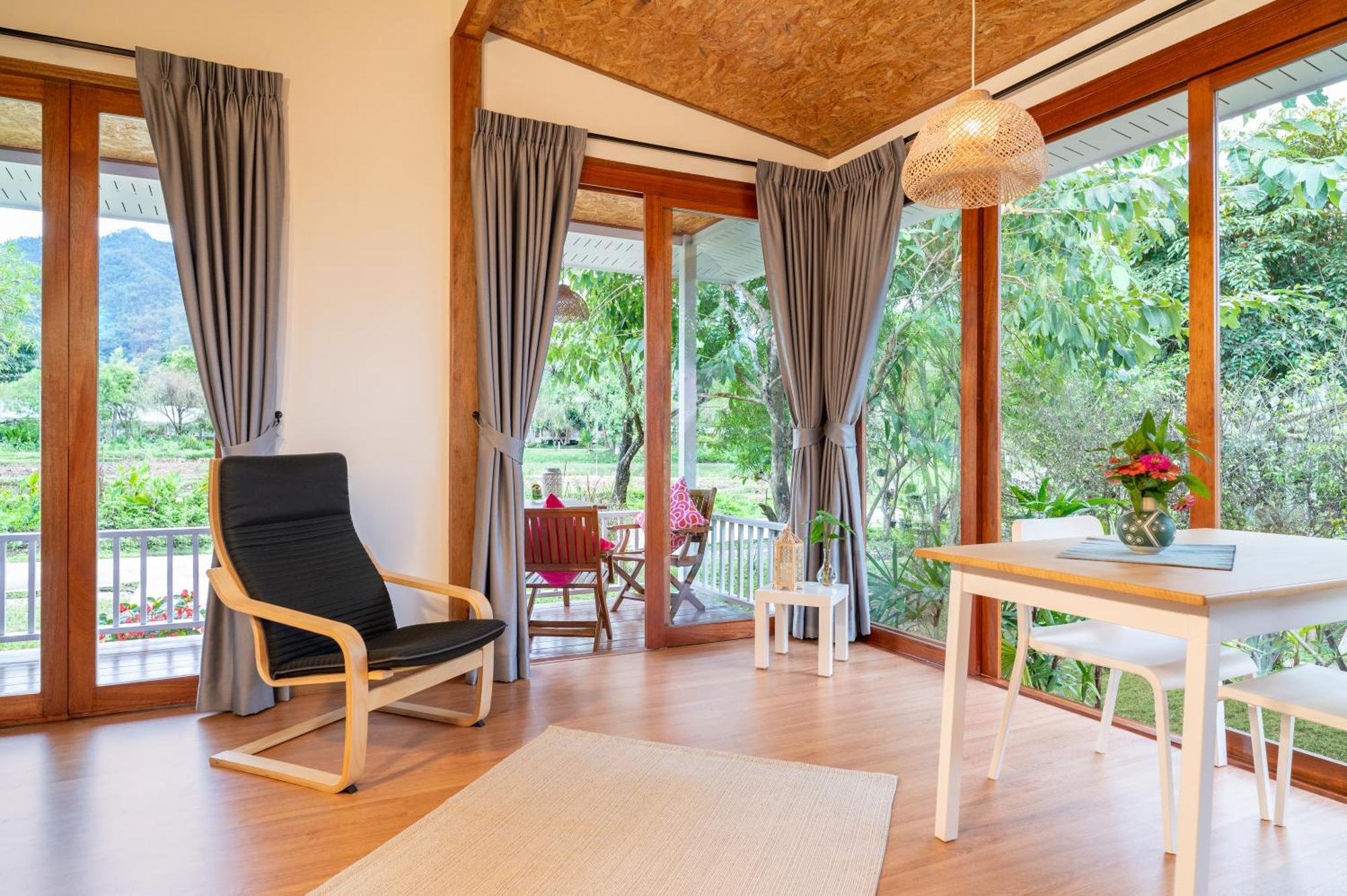 Luxury Farm House Pai Bilik gambar